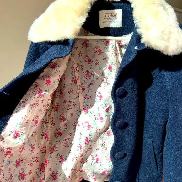 Beautiful Jackets - Picture 3 of 7